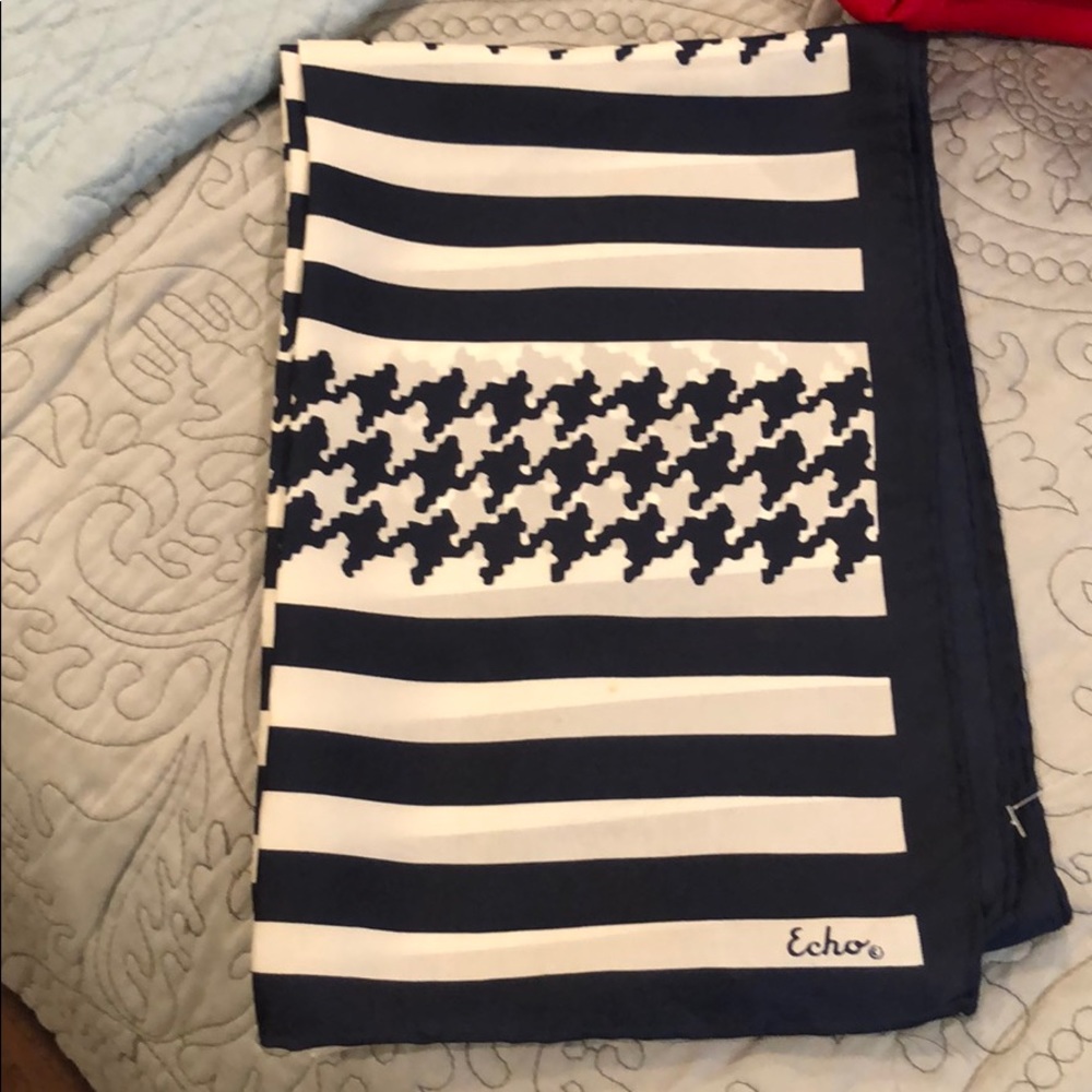 Echo scarf